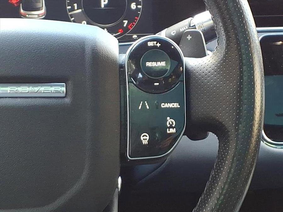 Used 2020 Land Rover Range Rover Evoque R-Dynamic SE image 27