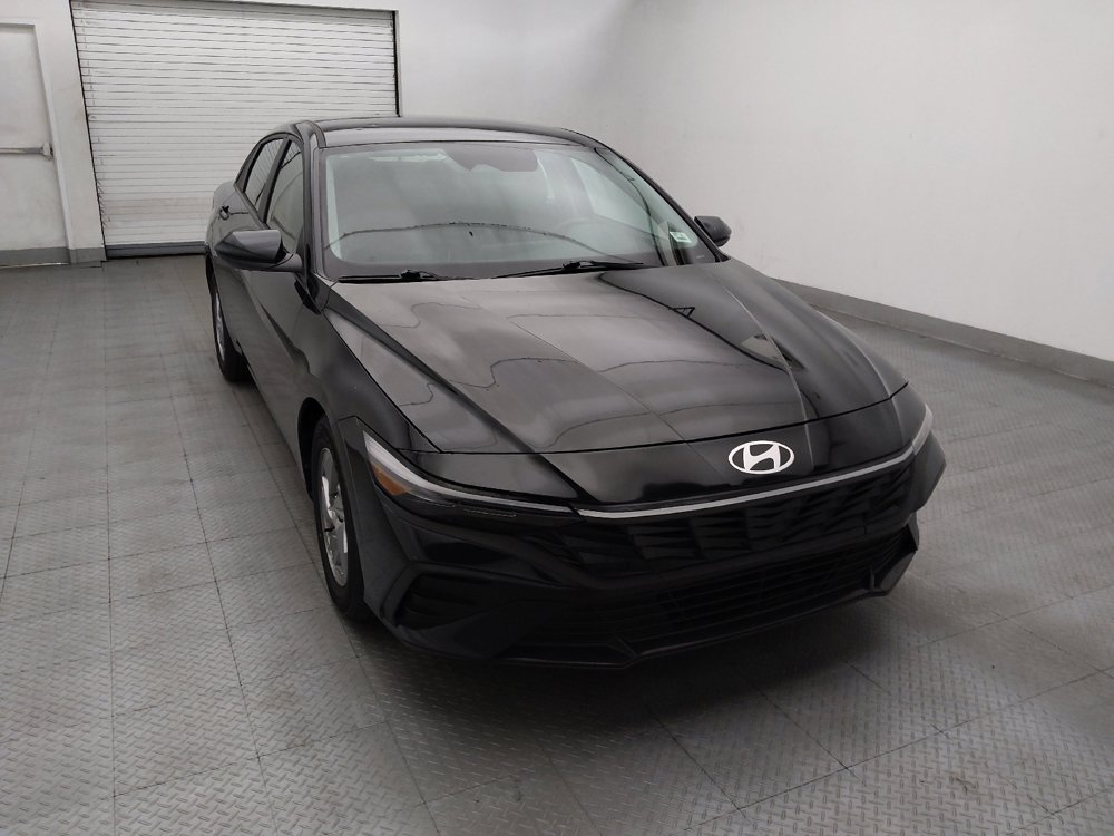 Used 2025 Hyundai Elantra SE FWD image 14