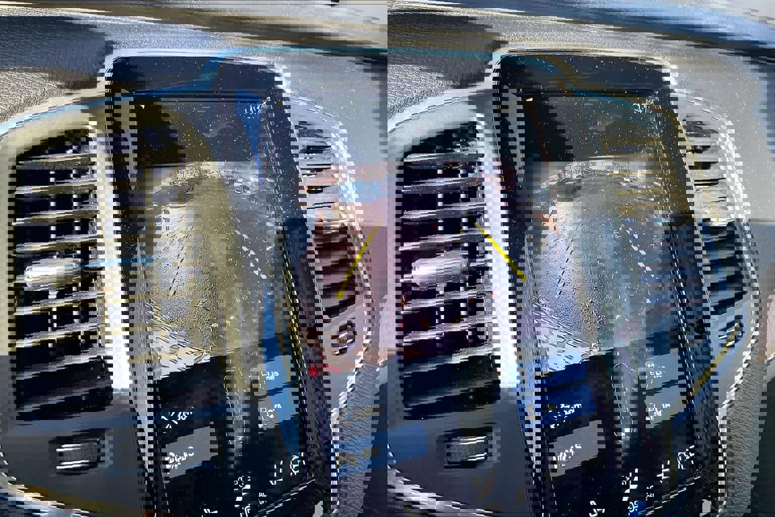 Used 2021 Volvo XC90 T5 Momentum w/ Protection Package Premier image 22