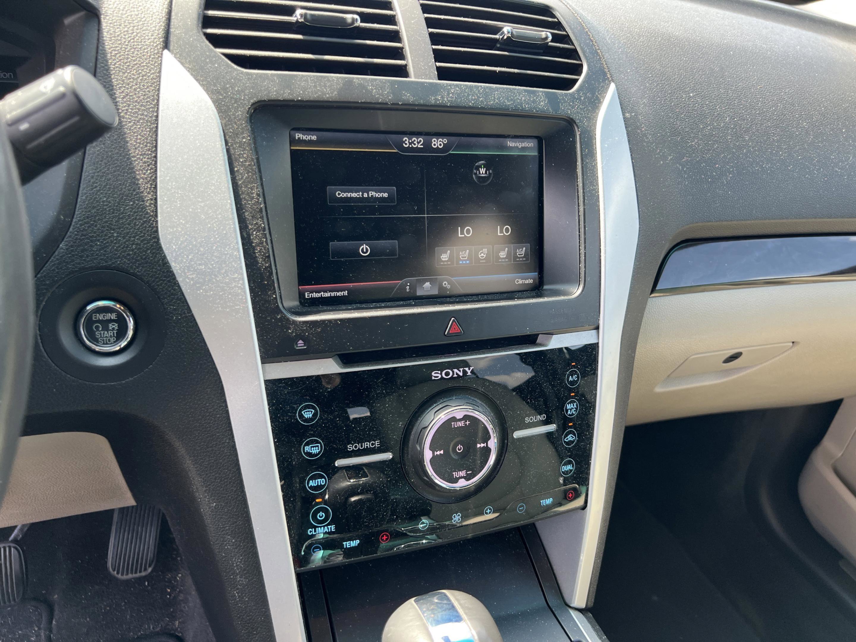 Used 2015 Ford Explorer Limited w/ Equipment Group 302A AWD/4WD image 26