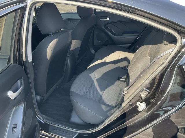 Used 2018 Kia Forte LX w/ LX Rear Camera Package image 11