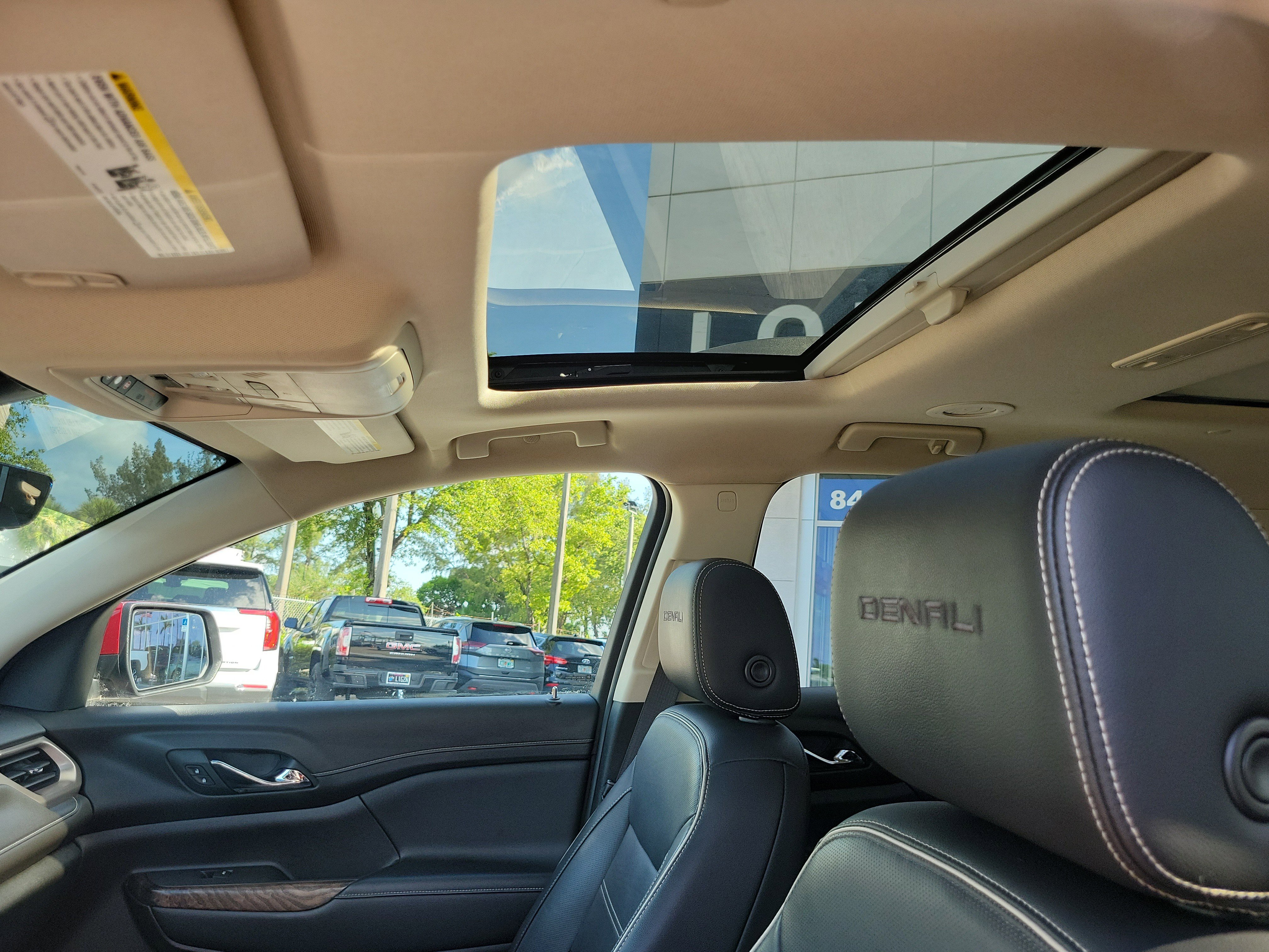 Used 2020 GMC Acadia Denali w/ Technology Package image 11