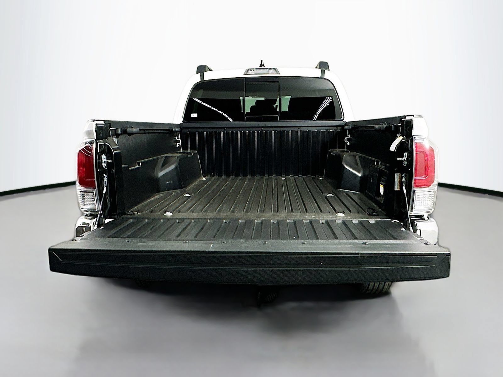Certified 2023 Toyota Tacoma TRD Off-Road AWD/4WD image 24