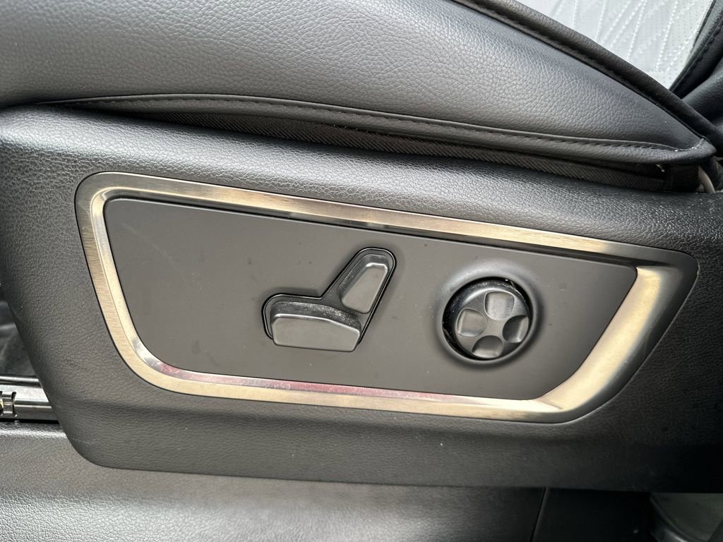 Used 2021 RAM 1500 Limited w/ Body Color Bumper Group image 14