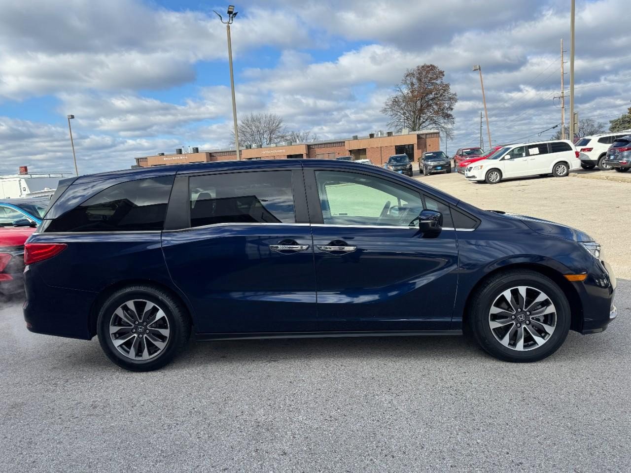 Used 2022 Honda Odyssey EX-L image 2