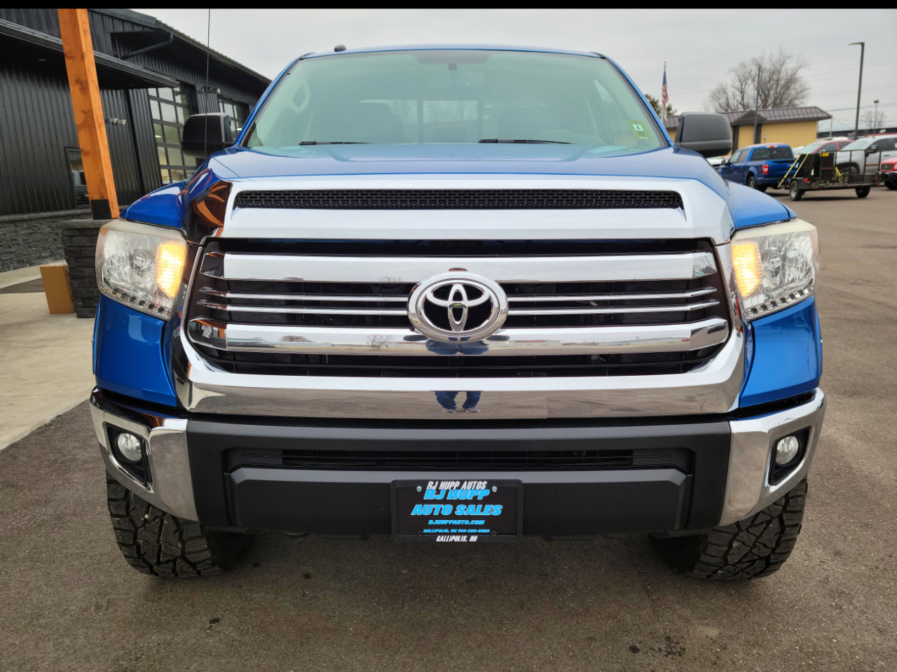 Used 2017 Toyota Tundra SR5 image 2