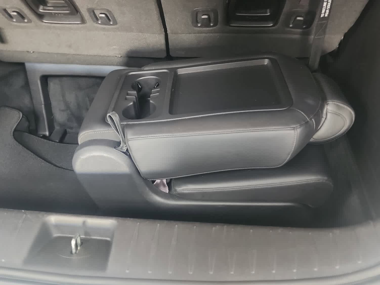 Used 2024 Kia Carnival LX FWD image 28