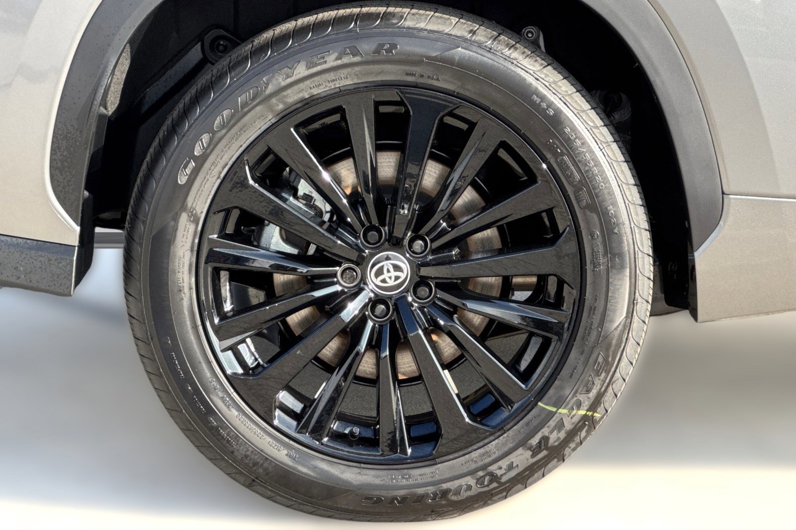 New 2026 Toyota Highlander XLE image 10