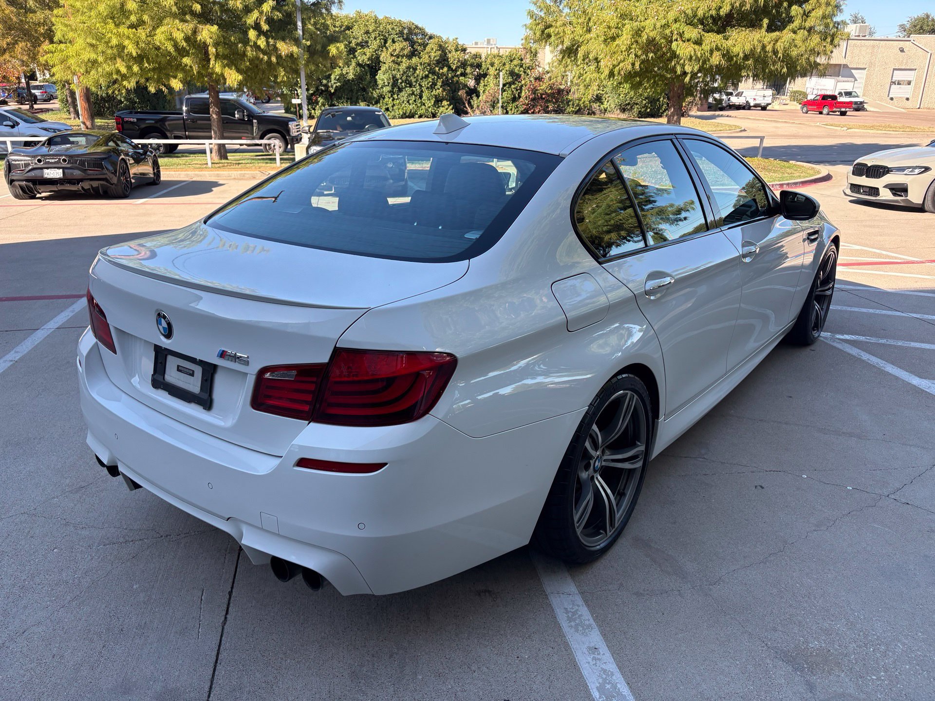 Used 2013 BMW M5 w/ Executive Pkg RWD image 4