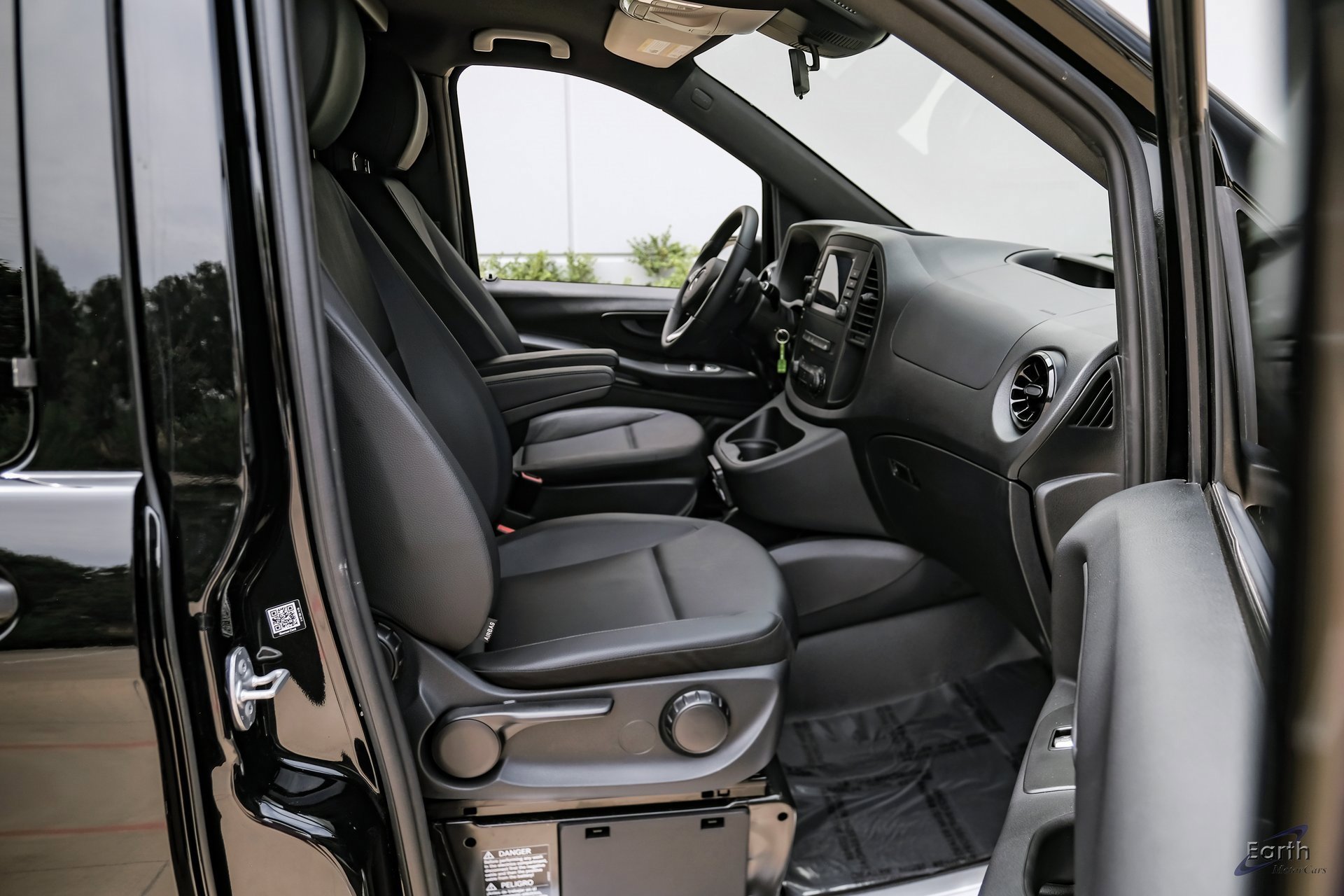 Used 2023 Mercedes-Benz Metris Passenger image 45