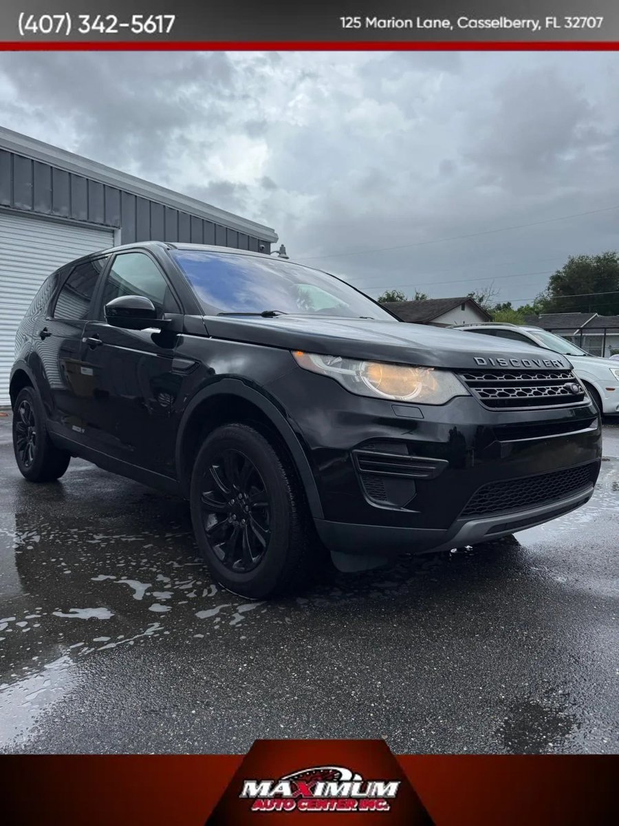 Used 2017 Land Rover Discovery Sport SE AWD/4WD image 2