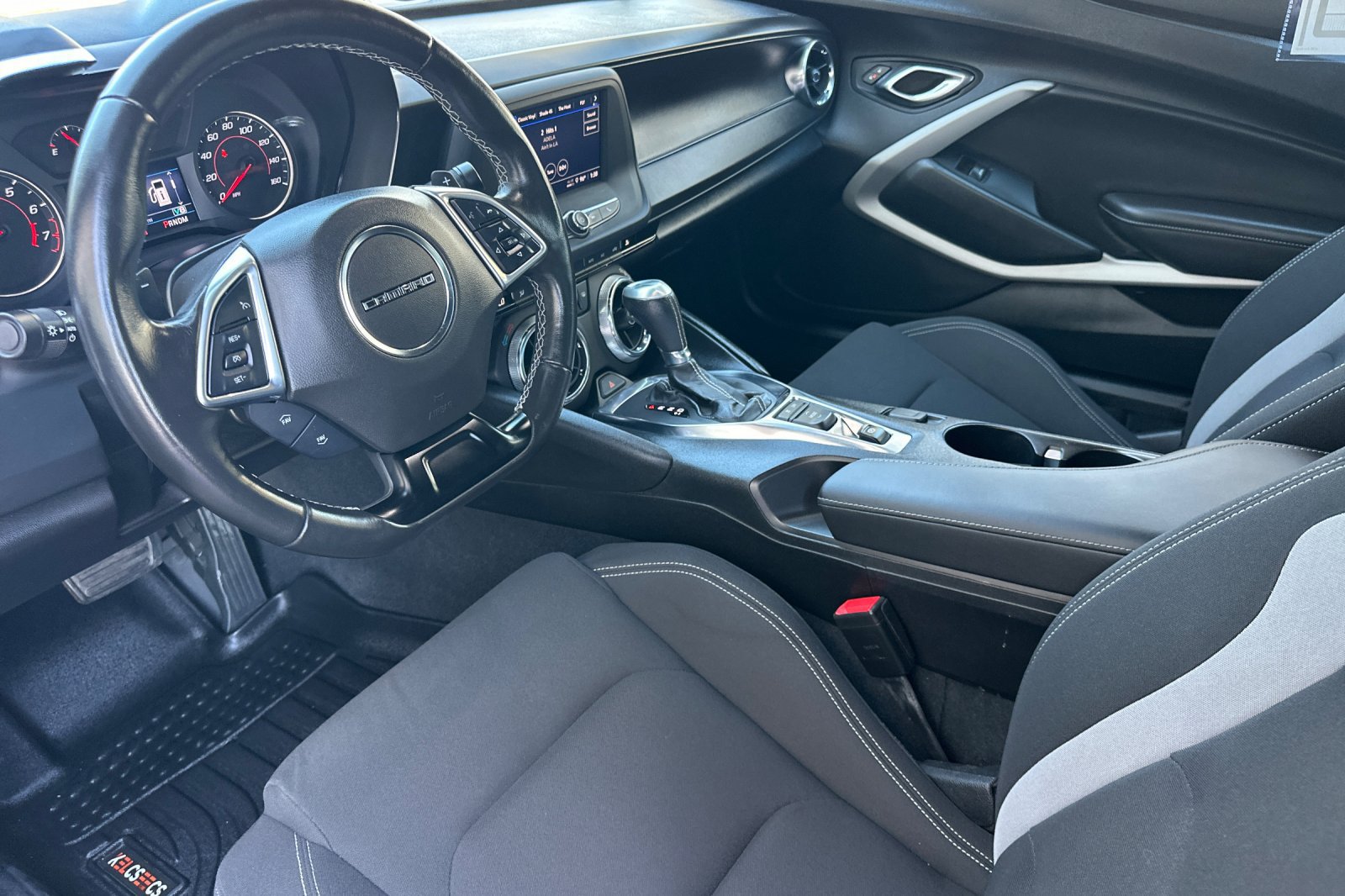 Used 2021 Chevrolet Camaro LT RWD image 10