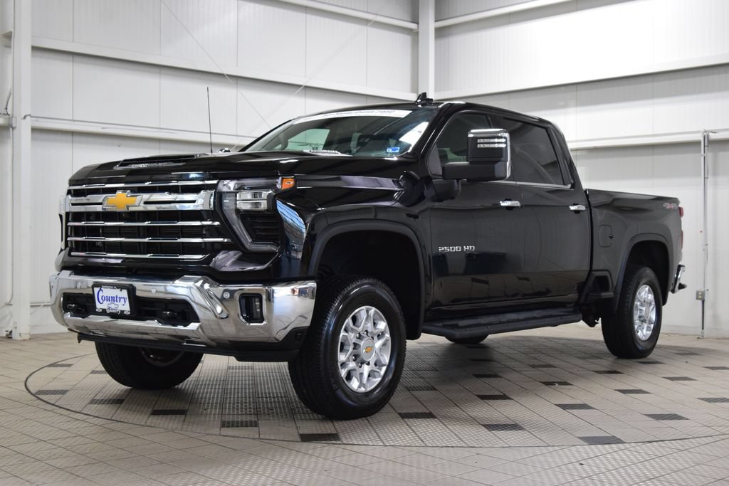 Used 2024 Chevrolet Silverado 2500 LTZ w/ LTZ Convenience Package AWD/4WD image 3