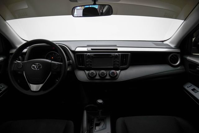 Used 2016 Toyota RAV4 LE AWD/4WD image 22