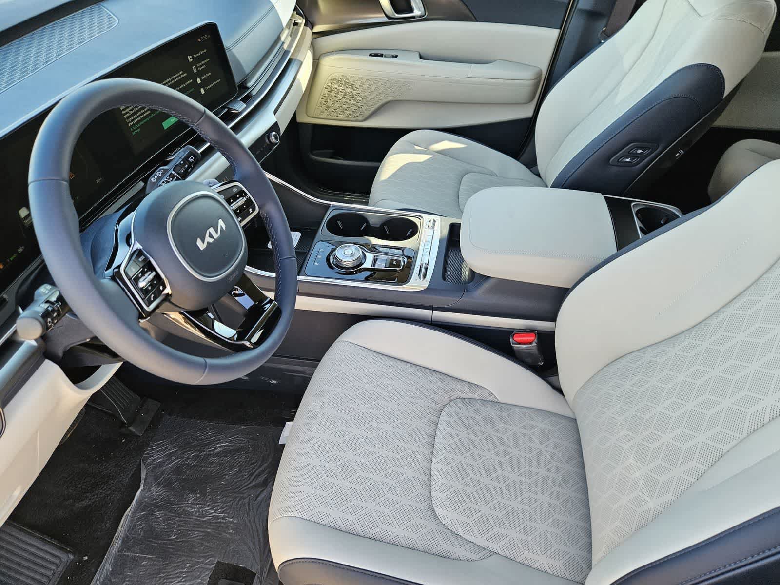New 2026 Kia Carnival SX w/ SX Dark Edition Package FWD image 2