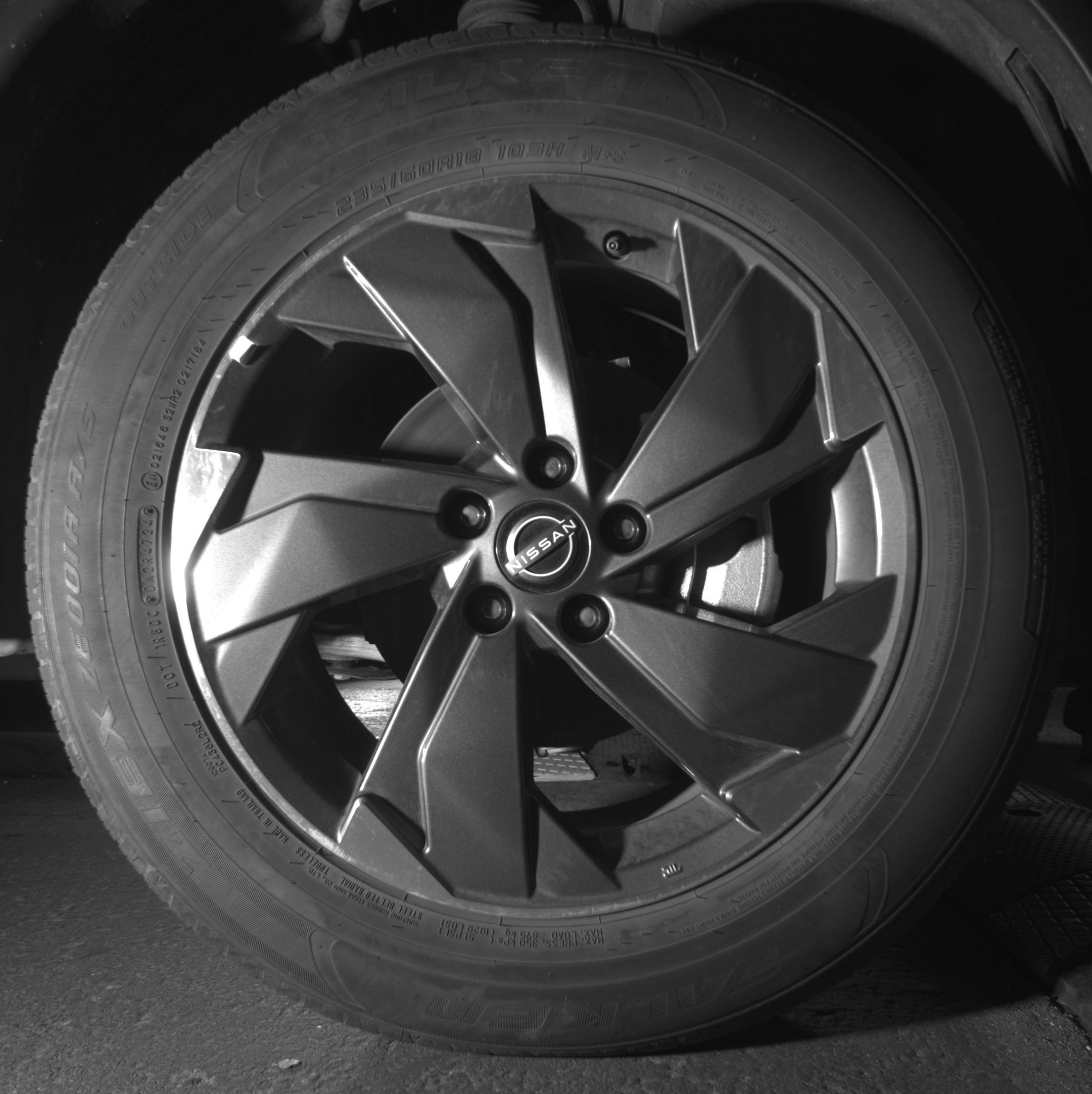 Used 2025 Nissan Rogue SV image 13