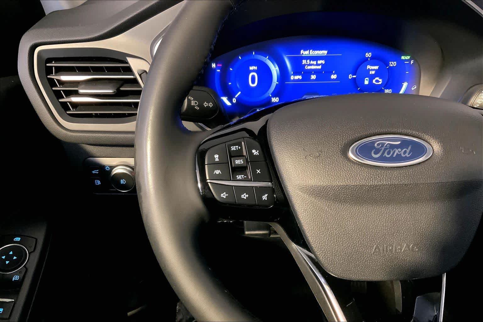 Used 2022 Ford Escape SEL w/ Technology Package FWD image 24