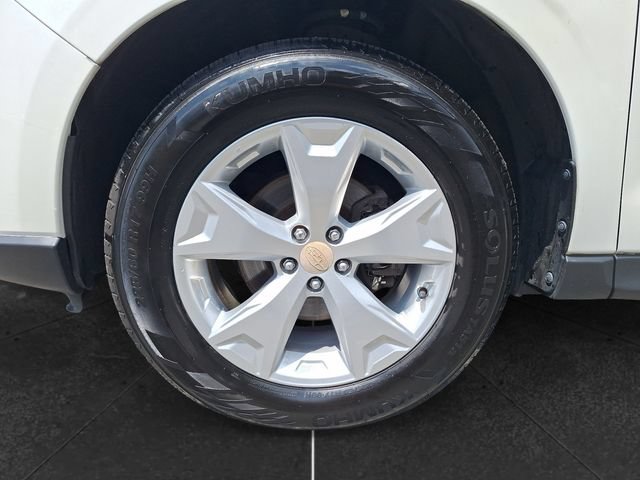 Used 2014 Subaru Forester 2.5i Premium w/ All-Weather Package AWD/4WD image 9