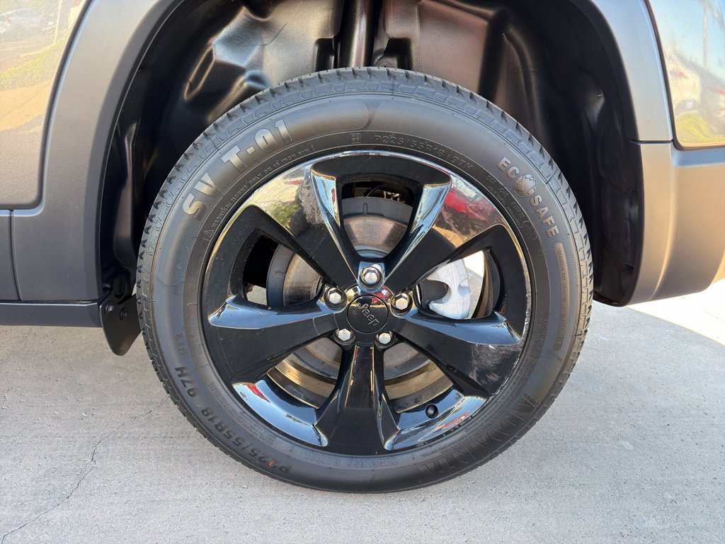 Used 2021 Jeep Cherokee Latitude Plus image 6