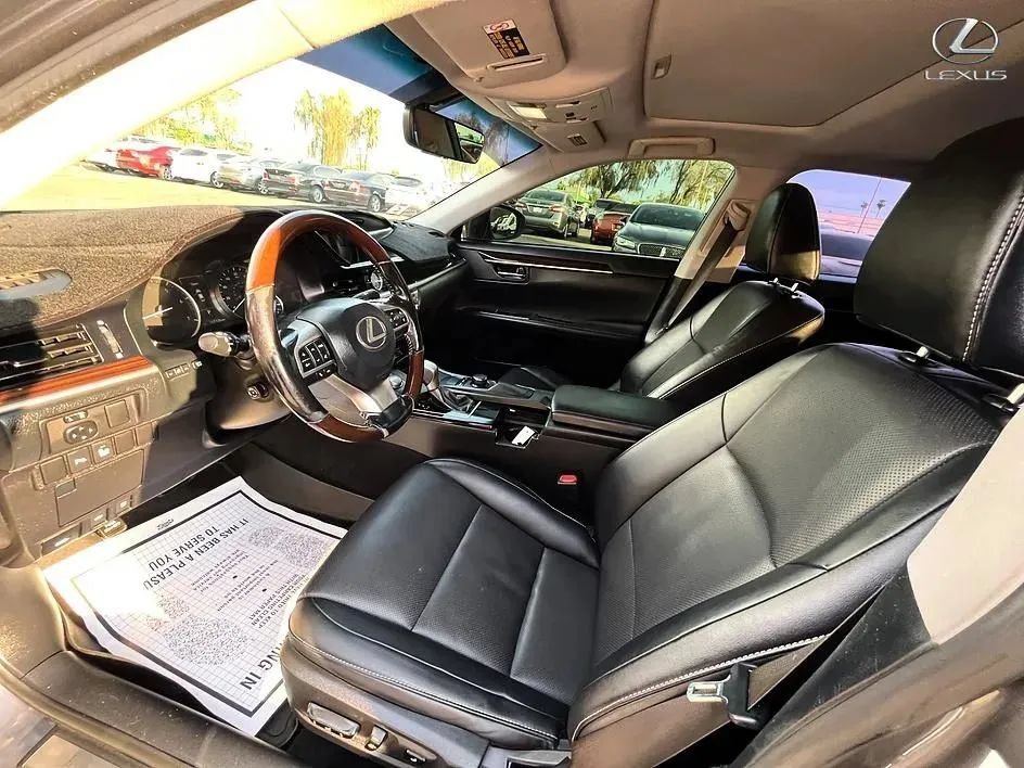 Used 2016 Lexus ES 350 w/ Premium Package w/Wood Trim FWD image 9