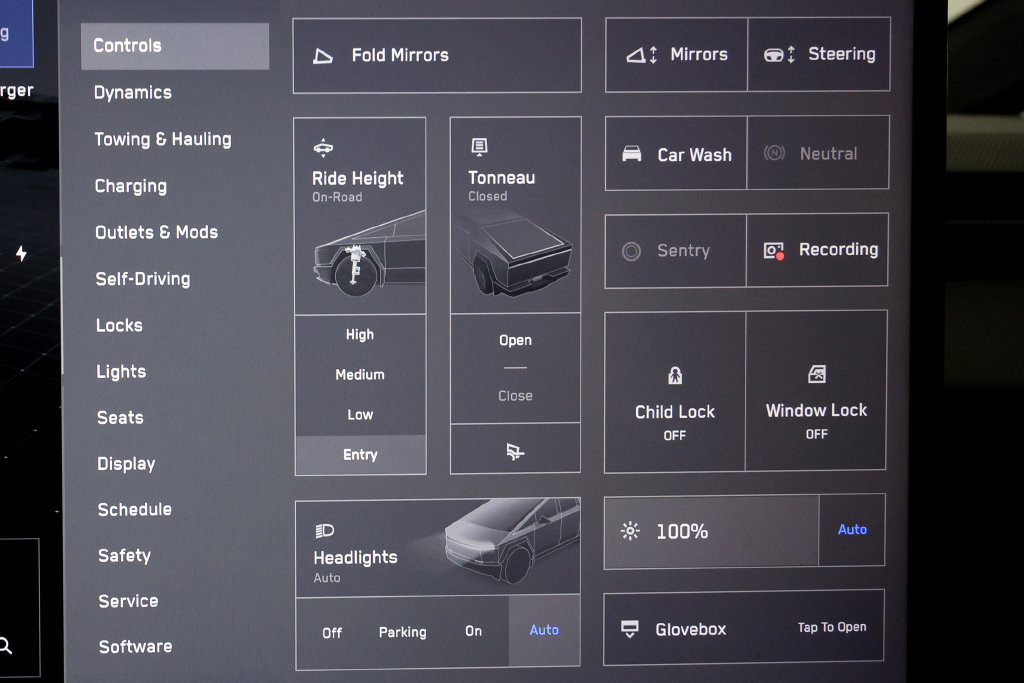Used 2024 Tesla Cybertruck AWD Crew Cab image 26
