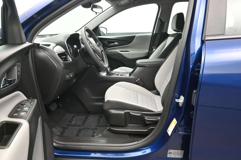 Used 2023 Chevrolet Equinox LS FWD image 11