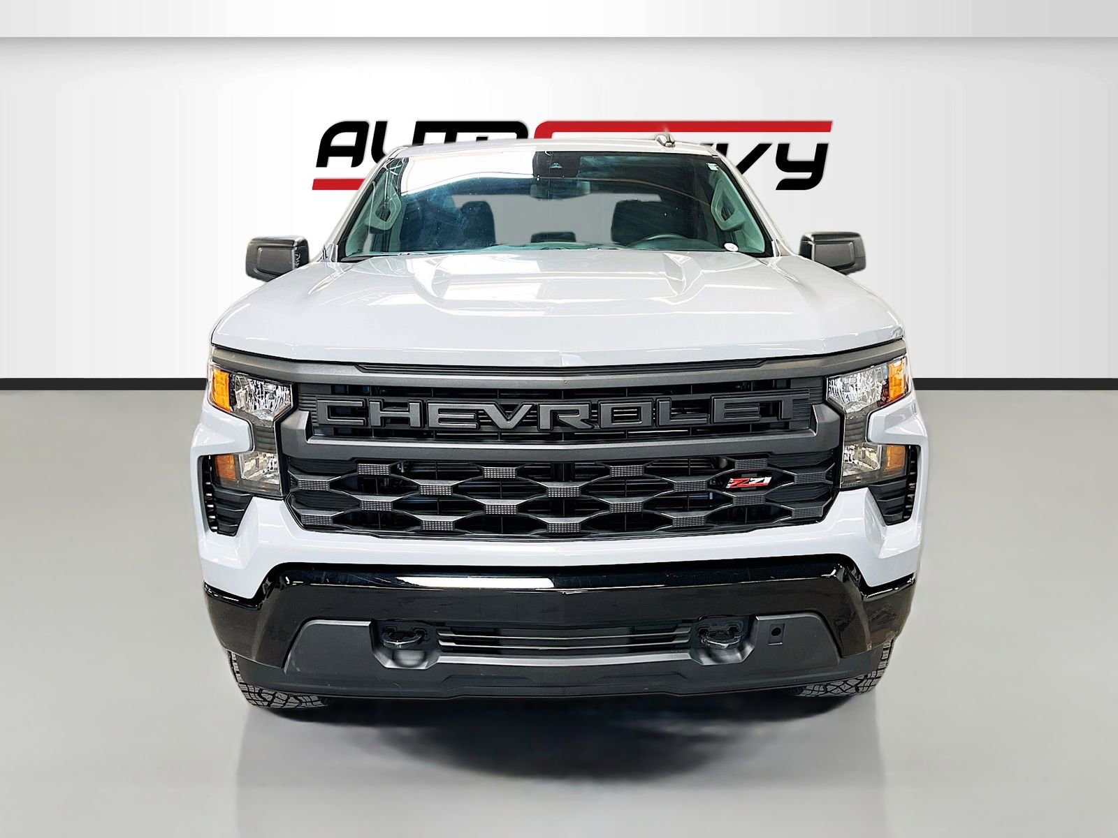 Used 2025 Chevrolet Silverado 1500 Custom Trail Boss AWD/4WD image 2
