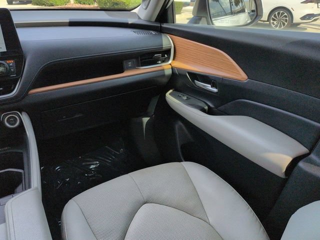 Used 2024 Toyota Grand Highlander FWD image 16