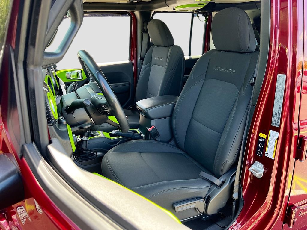 Used 2022 Jeep Wrangler Unlimited Sahara w/ Cold Weather Group AWD/4WD image 21