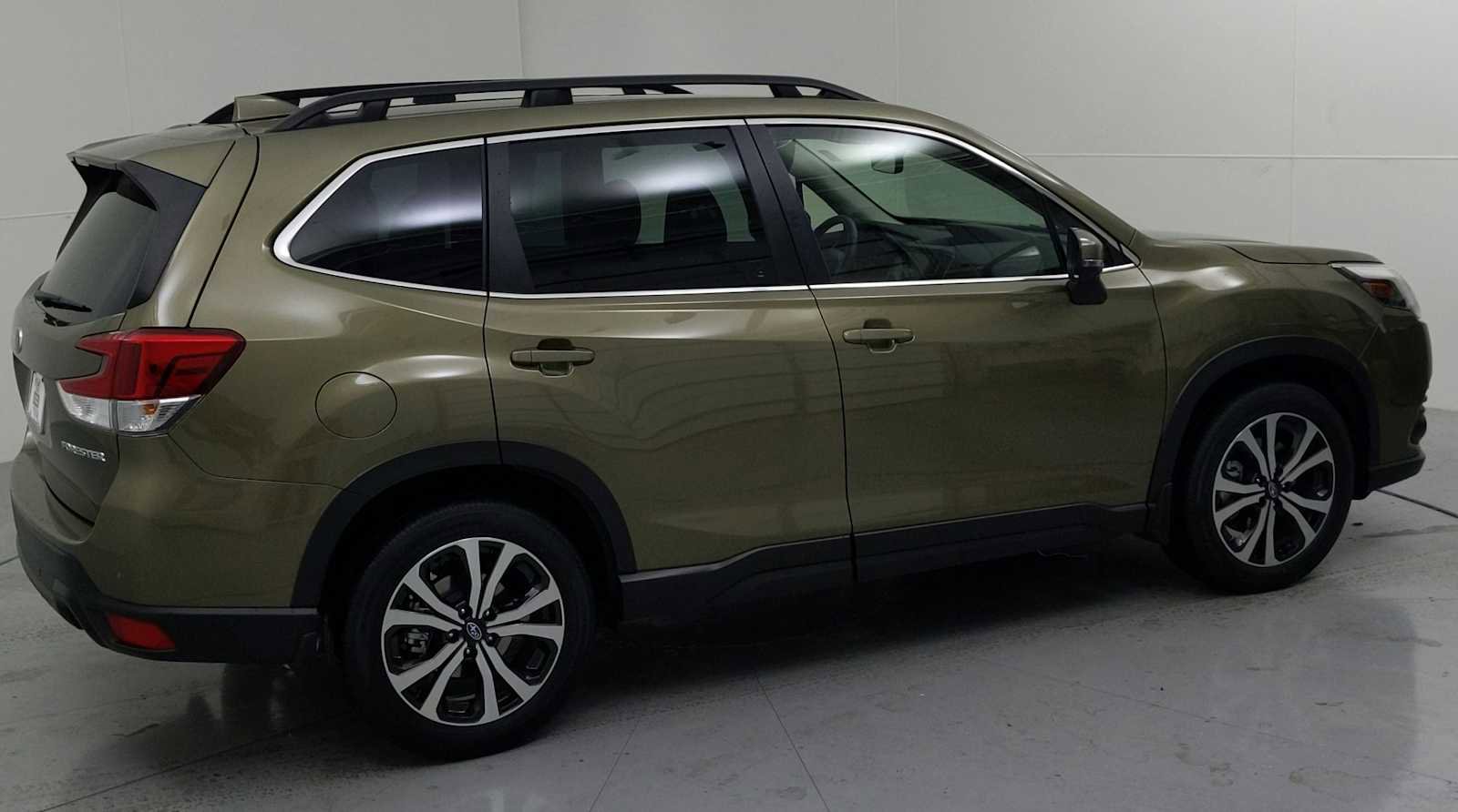 Certified 2023 Subaru Forester Limited AWD/4WD image 11