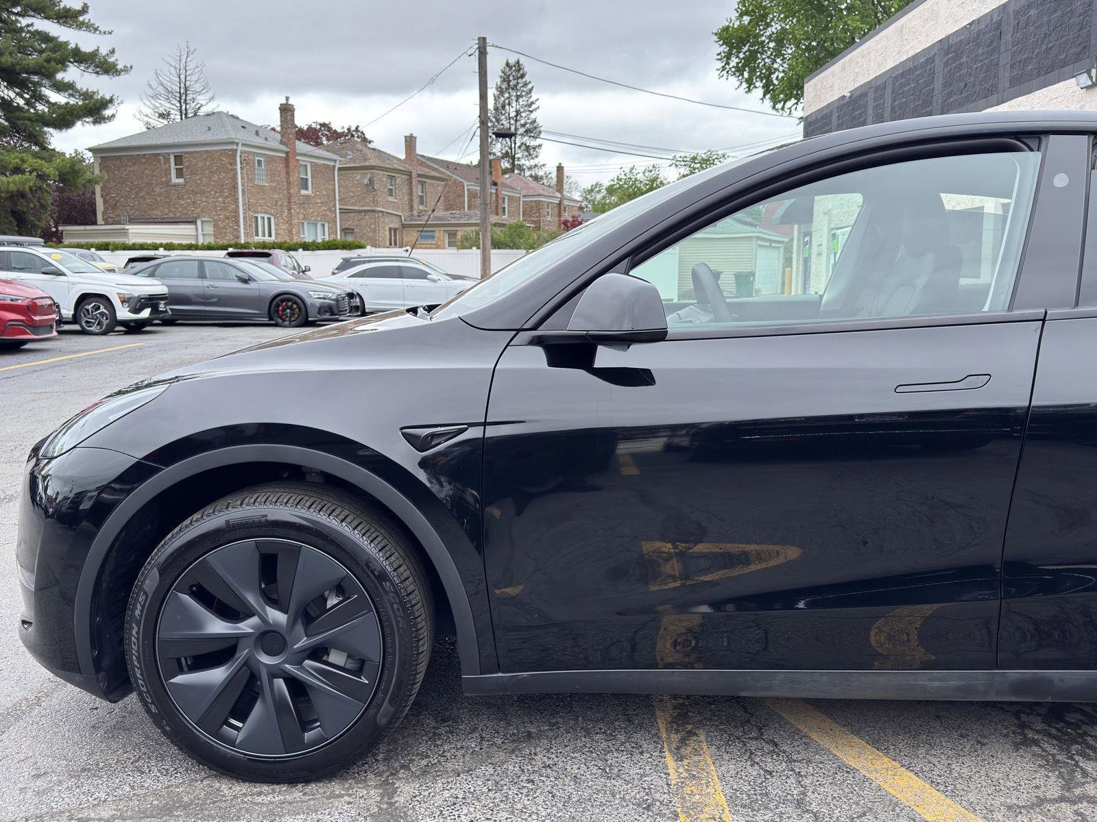 Used 2025 Tesla Model Y Long Range RWD image 5
