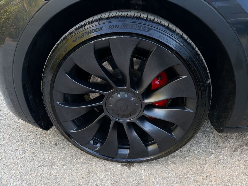 Used 2025 Tesla Model Y Performance AWD/4WD image 17