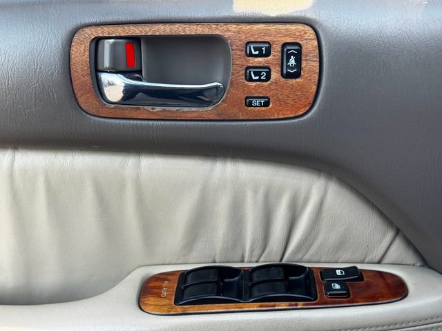 Used 1998 Lexus LS 400 image 12