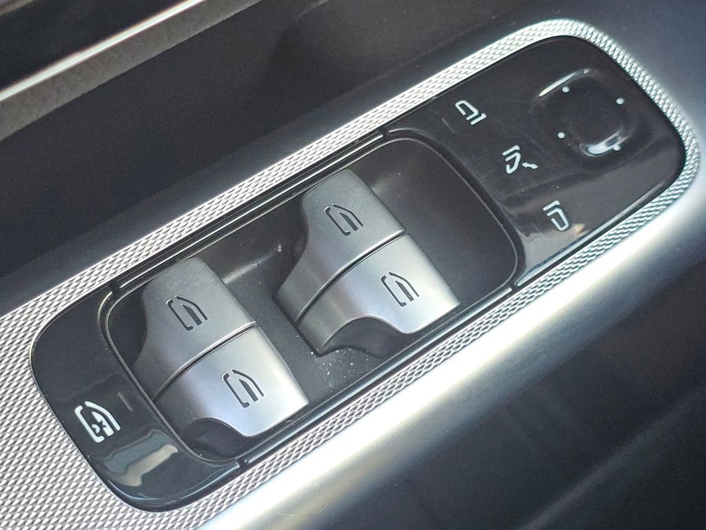 Used 2026 Mercedes-Benz GLC 300 4MATIC image 26