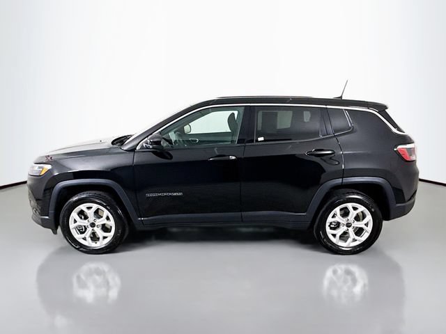 Used 2025 Jeep Compass Sport AWD/4WD image 4