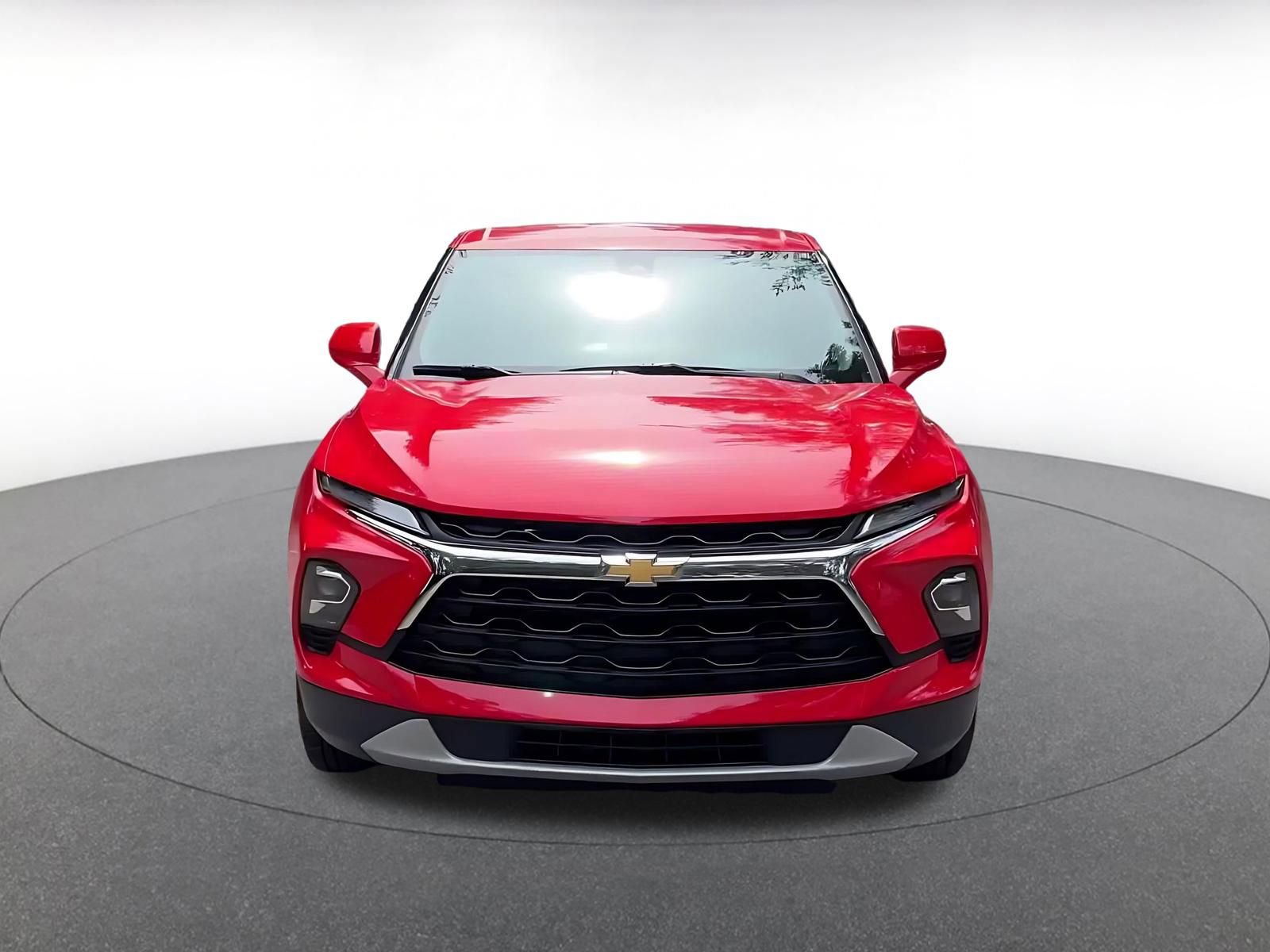 Used 2025 Chevrolet Blazer LT FWD image 4