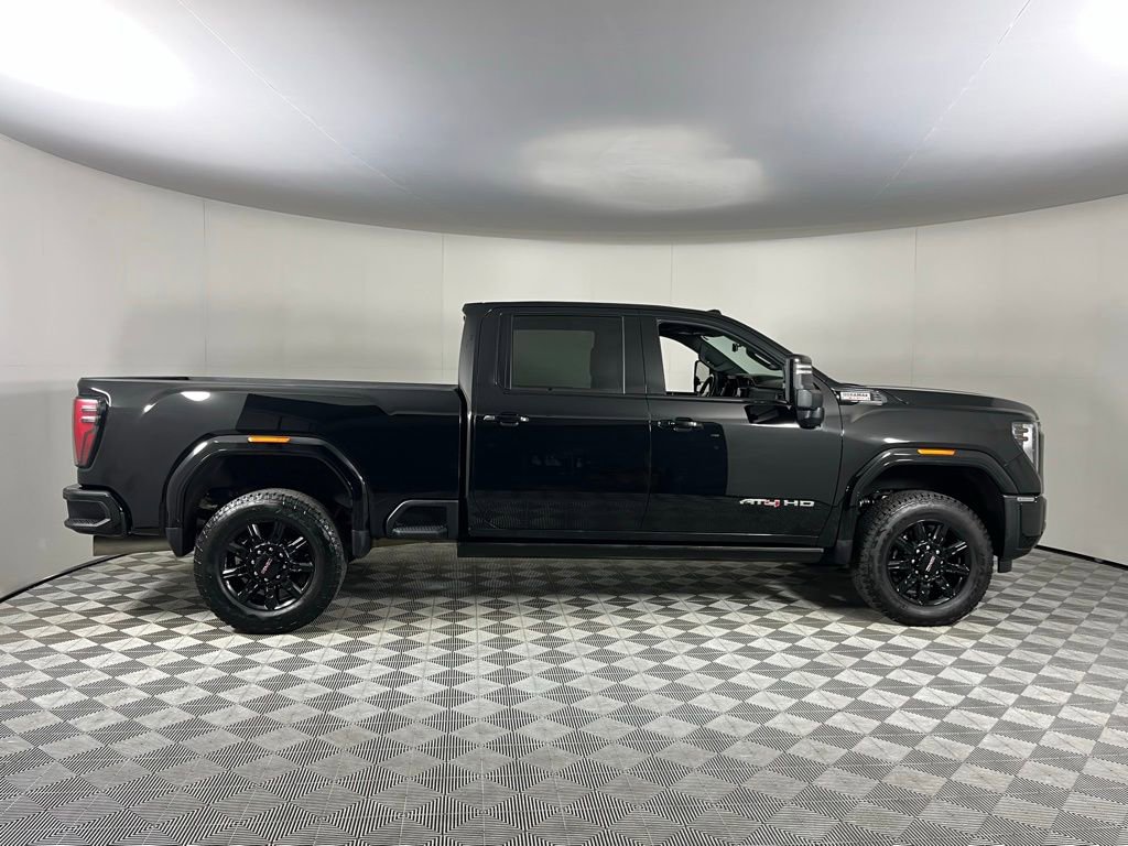 Used 2025 GMC Sierra 3500 AT4 w/ AT4 Premium Plus Package image 5