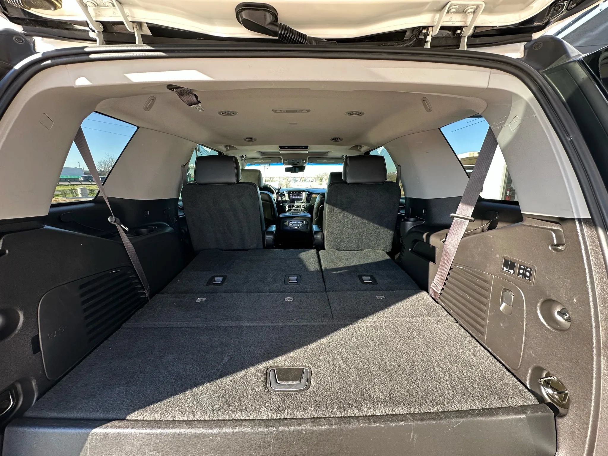 Used 2015 GMC Yukon Denali w/ Premium Package AWD/4WD image 10