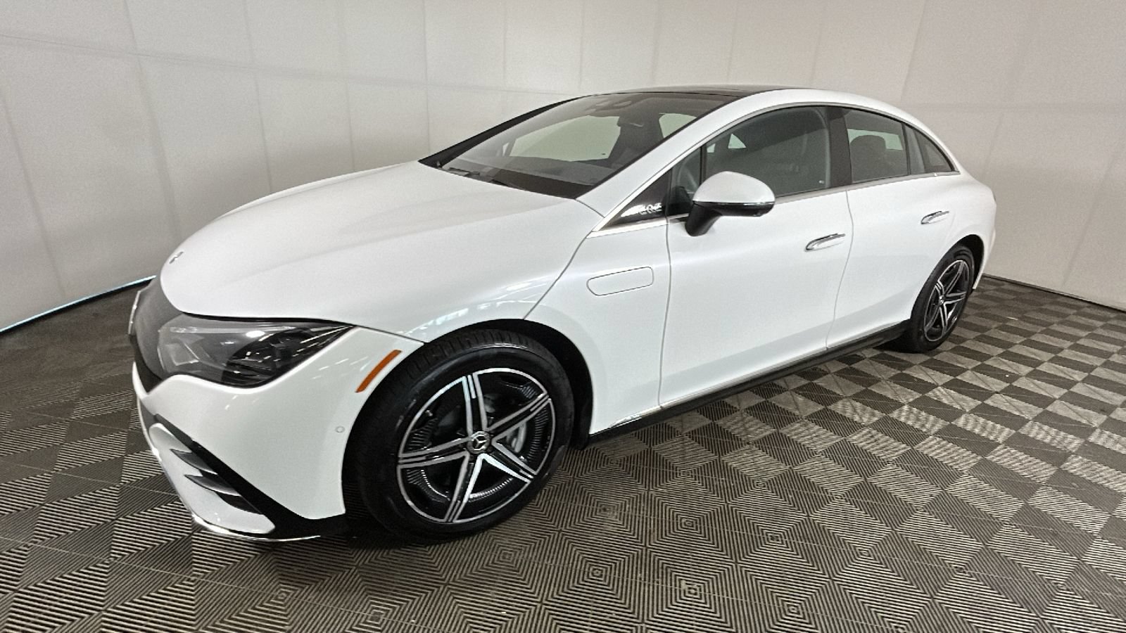 Used 2023 Mercedes-Benz EQE 350+ 4MATIC Sedan image 6