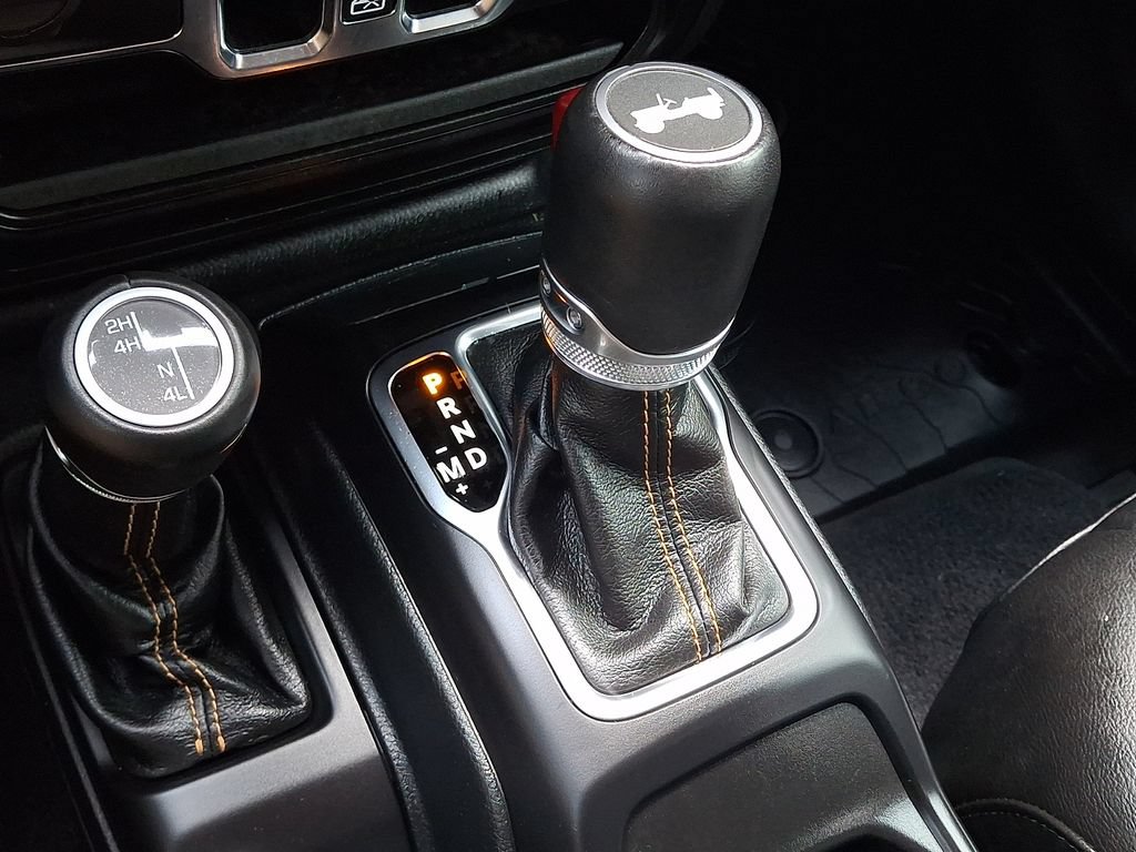 Used 2022 Jeep Wrangler Unlimited Sahara AWD/4WD image 17