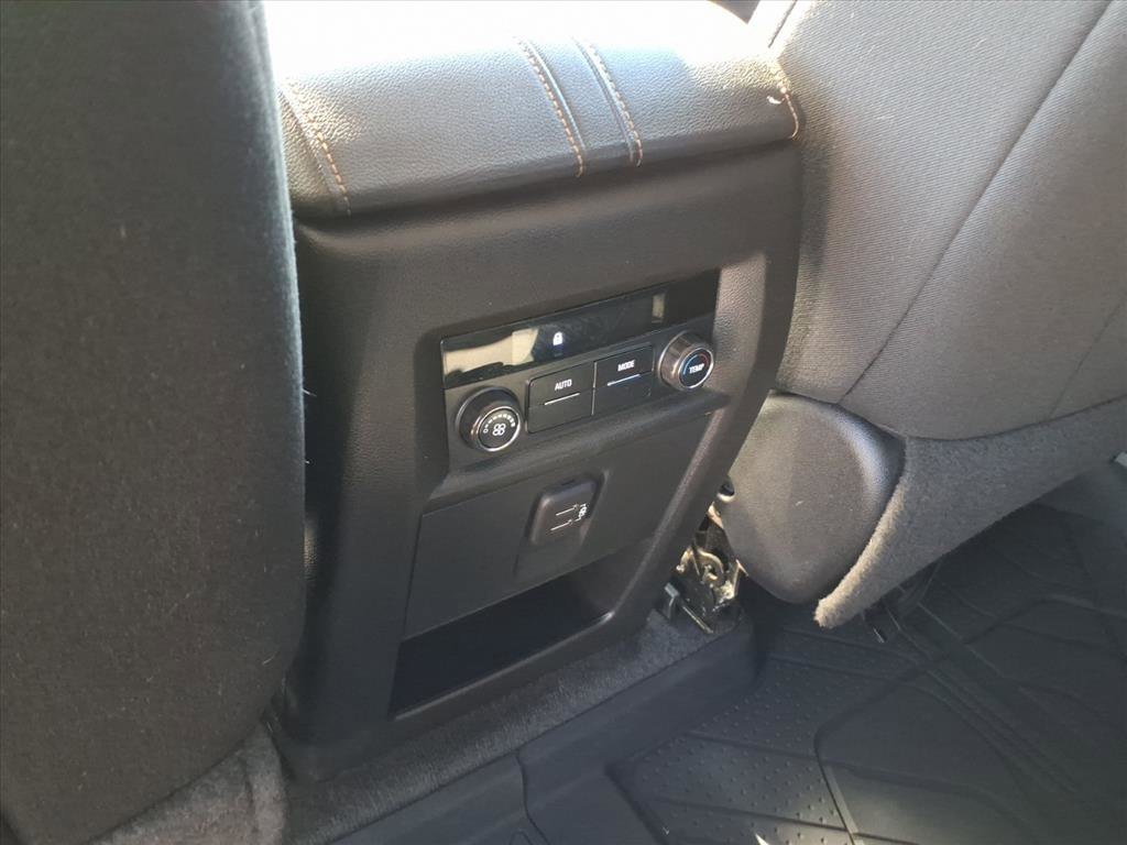 Used 2021 Chevrolet Traverse LS image 34