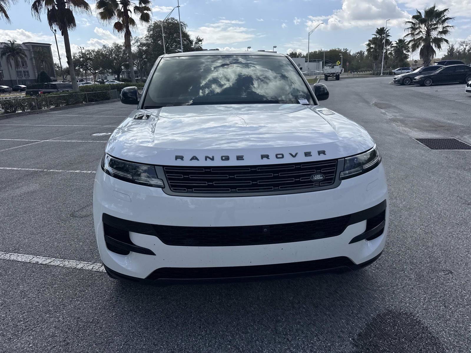 Used 2024 Land Rover Range Rover Sport SE image 9