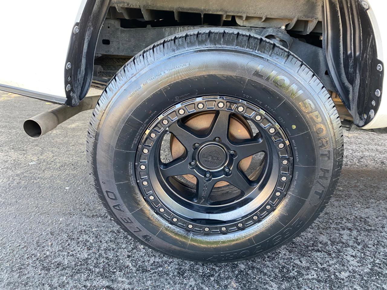 Used 2018 Toyota Tacoma SR RWD image 18