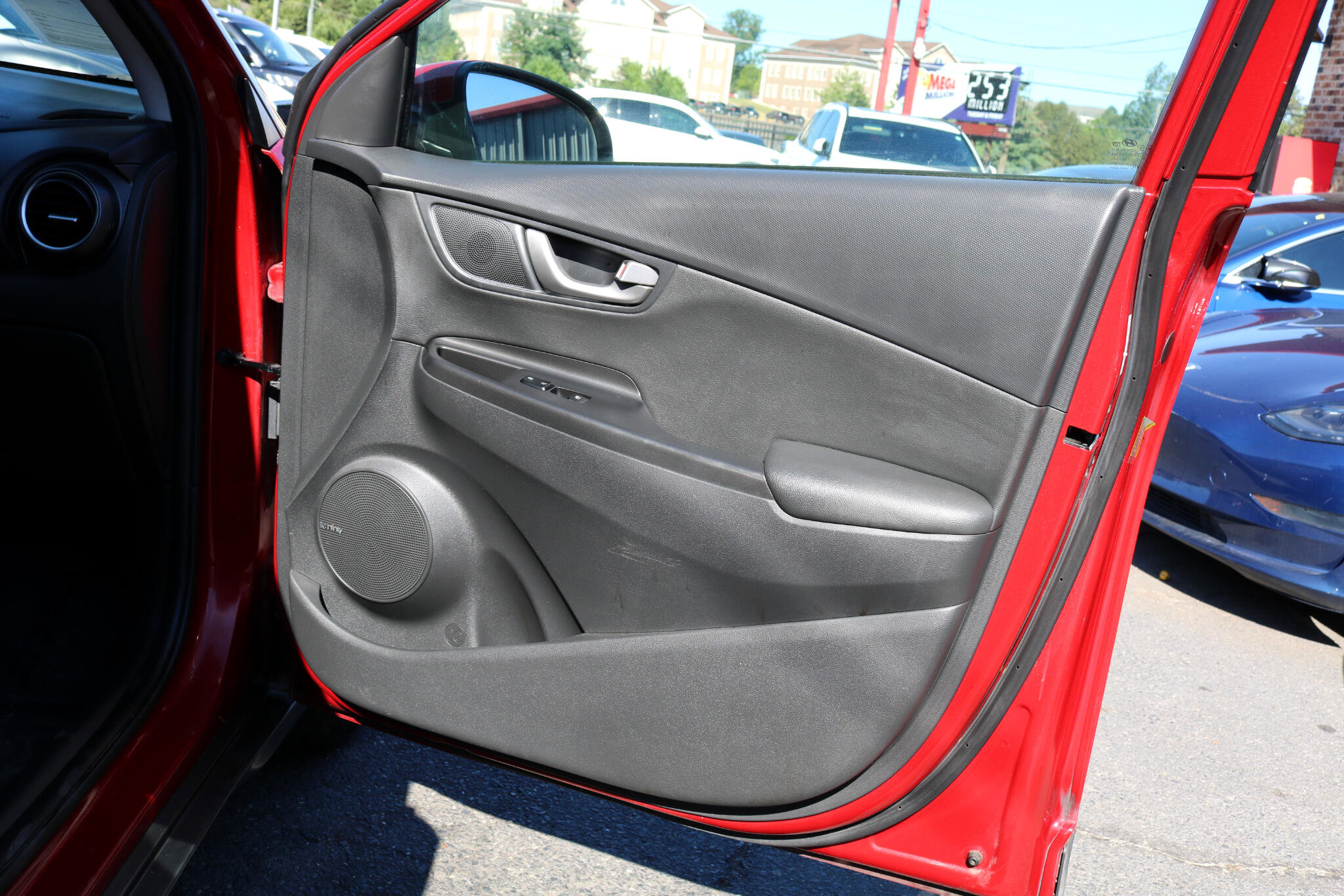 Used 2021 Hyundai Kona Ultimate image 34