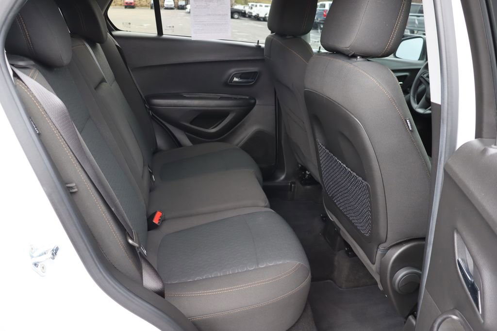 Used 2021 Chevrolet Trax LS w/ Tint and Cruise Package image 18