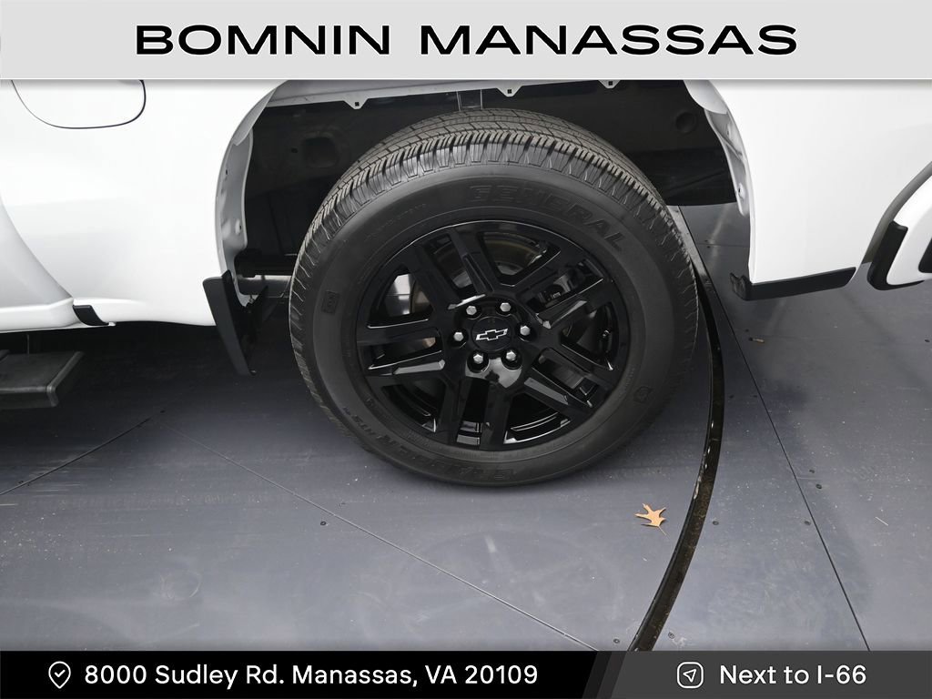 Used 2023 Chevrolet Silverado 1500 Custom image 16