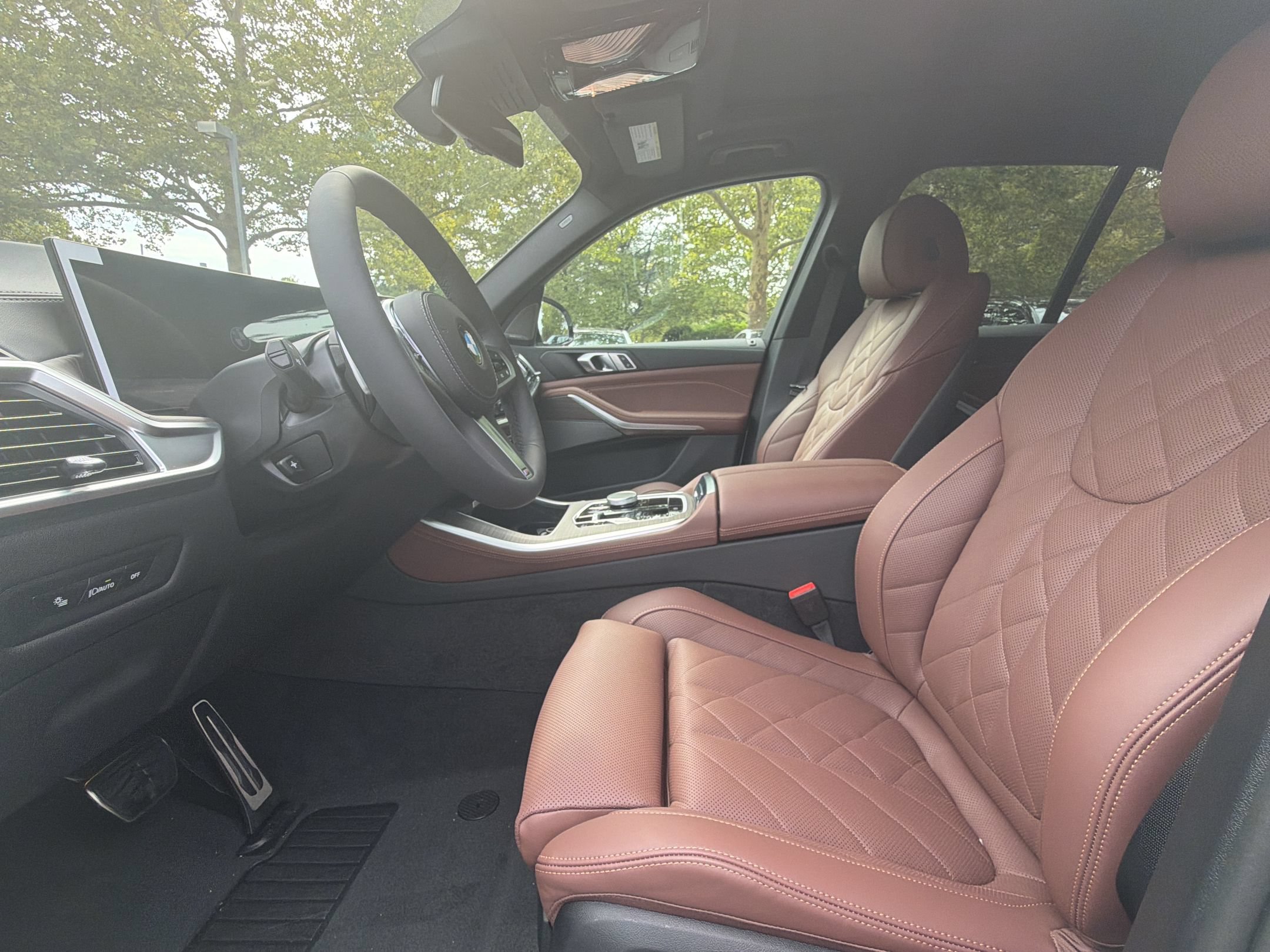 New 2026 BMW X5 xDrive40i w/ M Sport Package AWD/4WD image 5