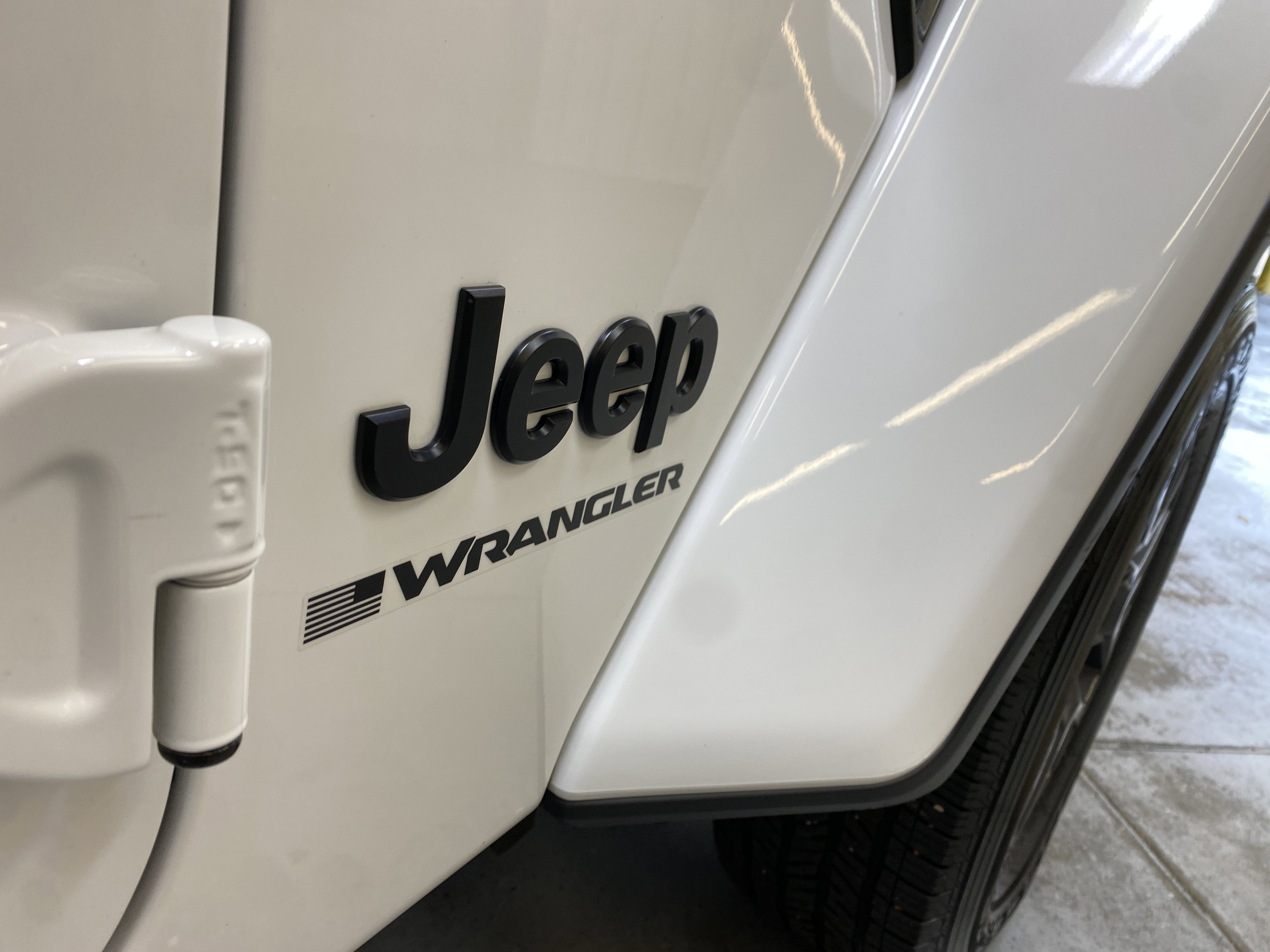 Used 2025 Jeep Wrangler Sahara image 17