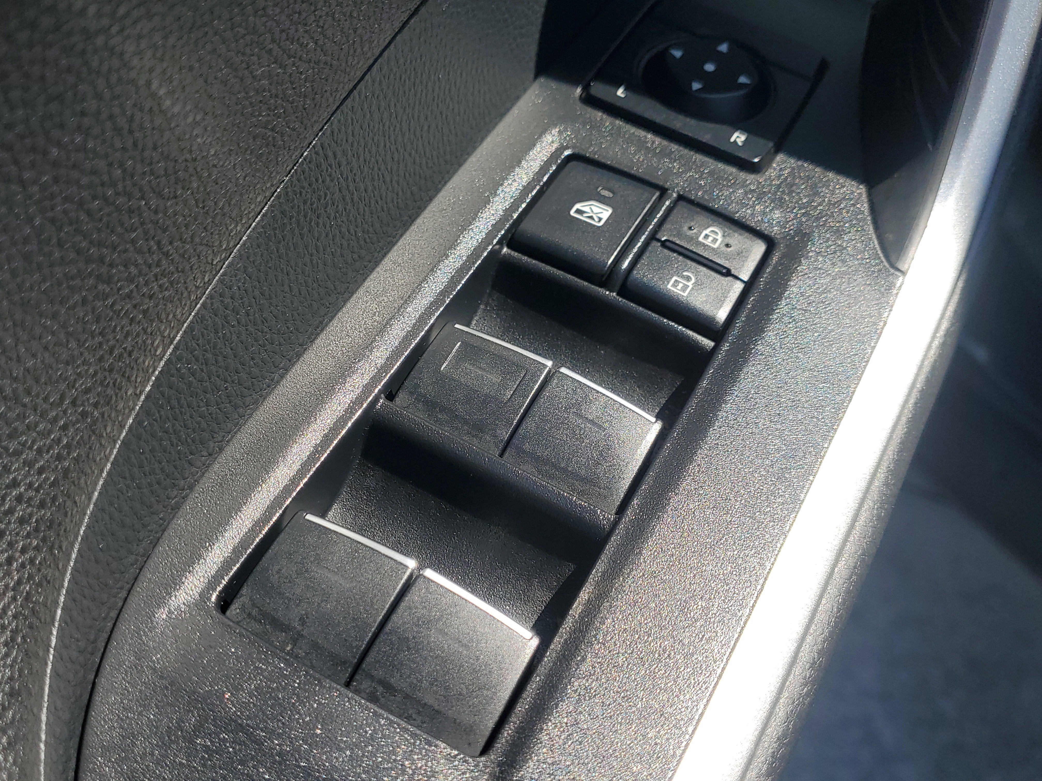Used 2022 Toyota RAV4 XSE AWD/4WD image 21