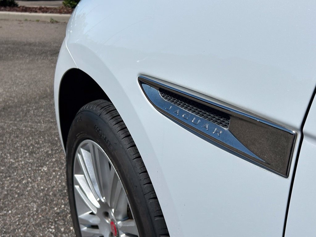 Used 2019 Jaguar F-PACE Premium AWD/4WD image 35